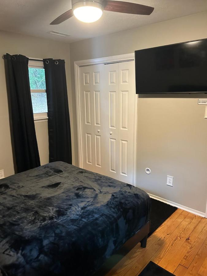 Serene Retreat! 420 Friendly In Designated Area, 3 Minutes To Downtown 리치먼드 외부 사진