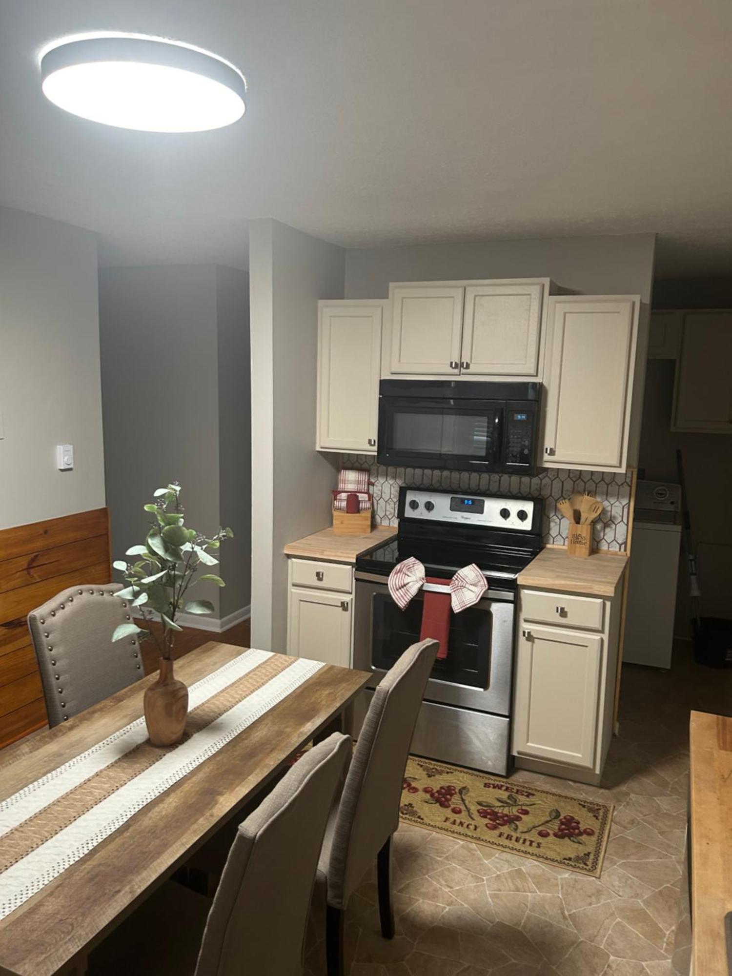 Serene Retreat! 420 Friendly In Designated Area, 3 Minutes To Downtown 리치먼드 외부 사진