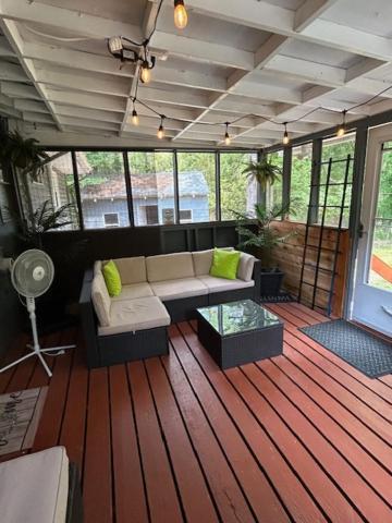 Serene Retreat! 420 Friendly In Designated Area, 3 Minutes To Downtown 리치먼드 외부 사진